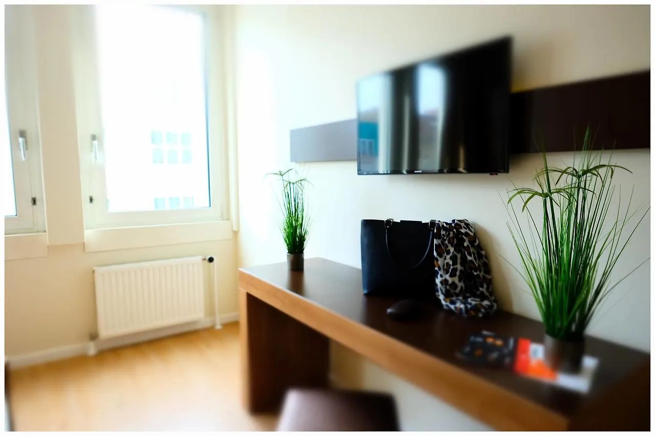 Motel Plus Berlin Deutschland
