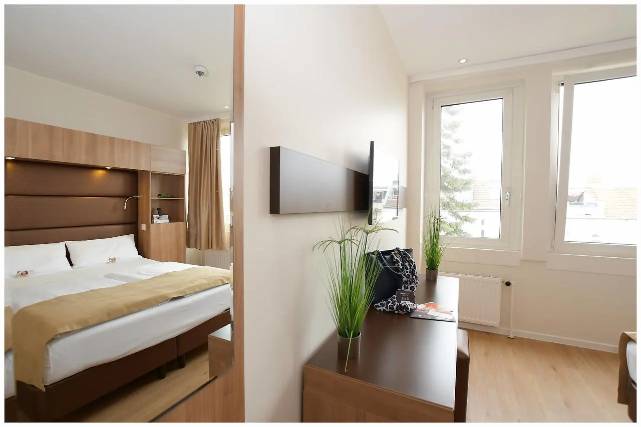 Motel Plus Berlin Tyskland